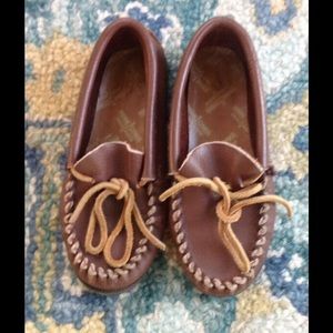 MINNETONKA BROWN LEATHER MOCCASINS LOFERS KIDS 12